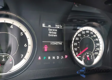 2018 Ram 1500 Express 4X2 6'4 Box из США, поврежденный, VIN 1C6RR6FG6JS244902